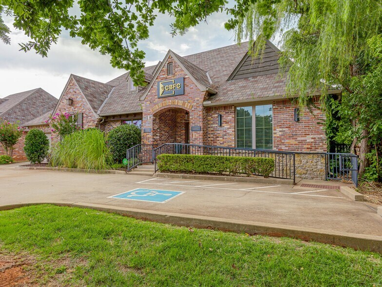 2232 Bridgeview Blvd, Edmond, OK à vendre - Photo de l’immeuble – Image 1 sur 27