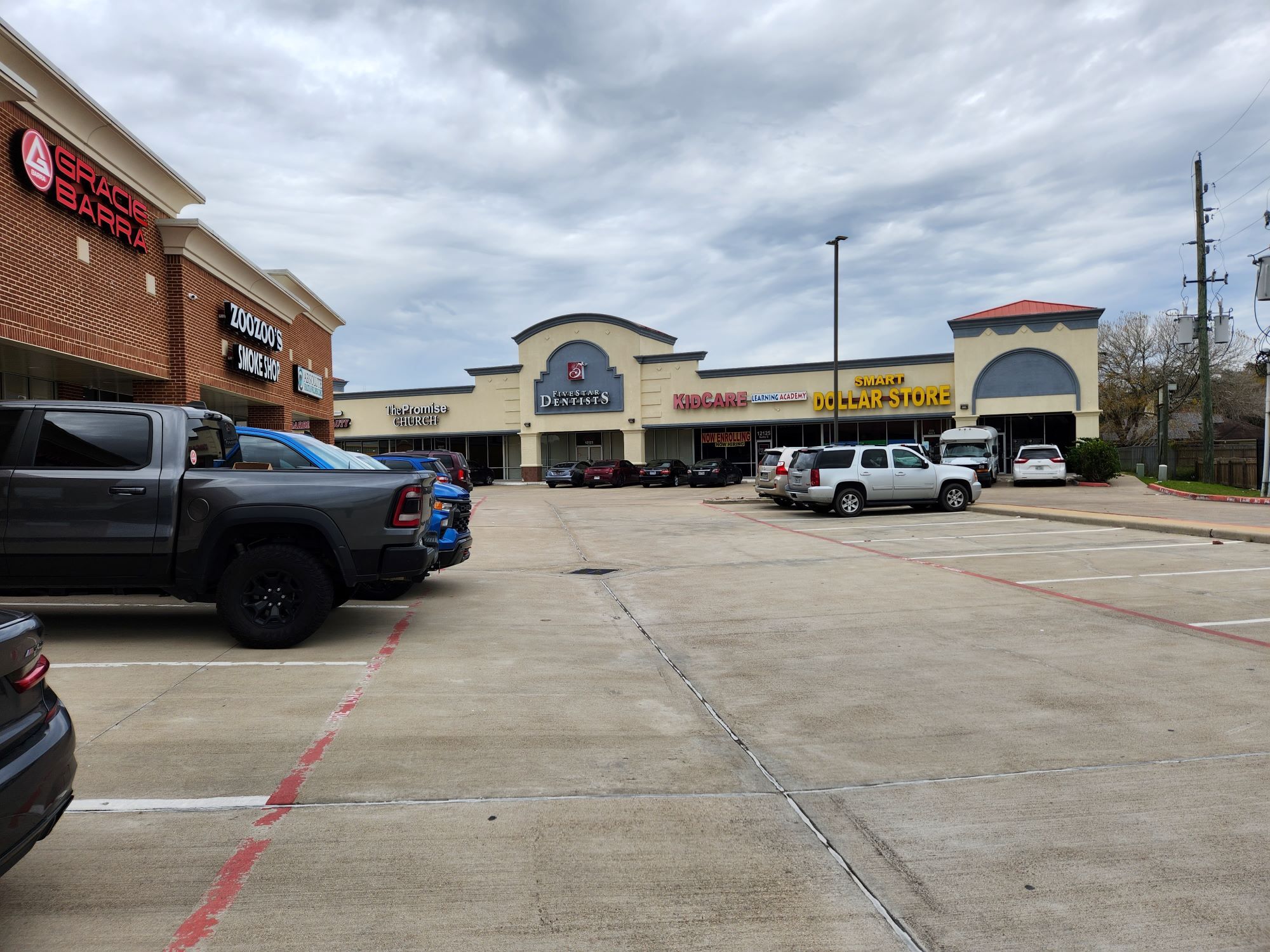 12125 S Highway 6, Fresno, TX à louer Photo de l’immeuble– Image 1 sur 3