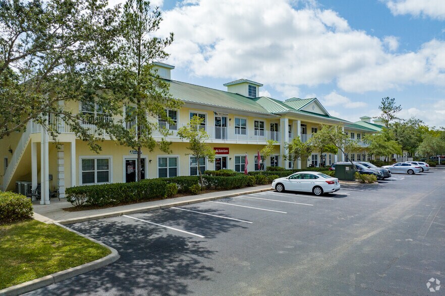 1860 82nd Ave, Vero Beach, FL à louer - Photo de l’immeuble – Image 3 sur 11