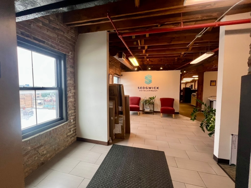 1525 W Homer St, Chicago, IL à louer Photo intérieure– Image 1 sur 6