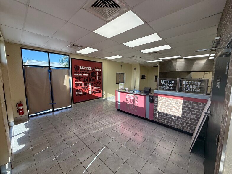 209 S Cocoa Blvd, Cocoa, FL à louer - Photo de l’immeuble – Image 3 sur 26