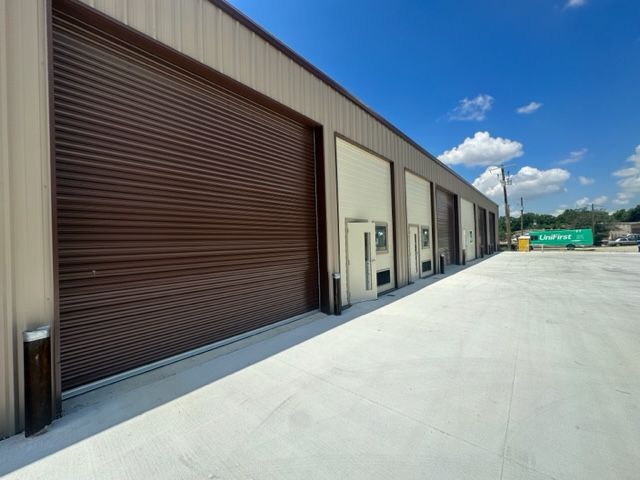 9353 Mammoth Ave, Baton Rouge, LA à louer - Photo de l’immeuble – Image 1 sur 6