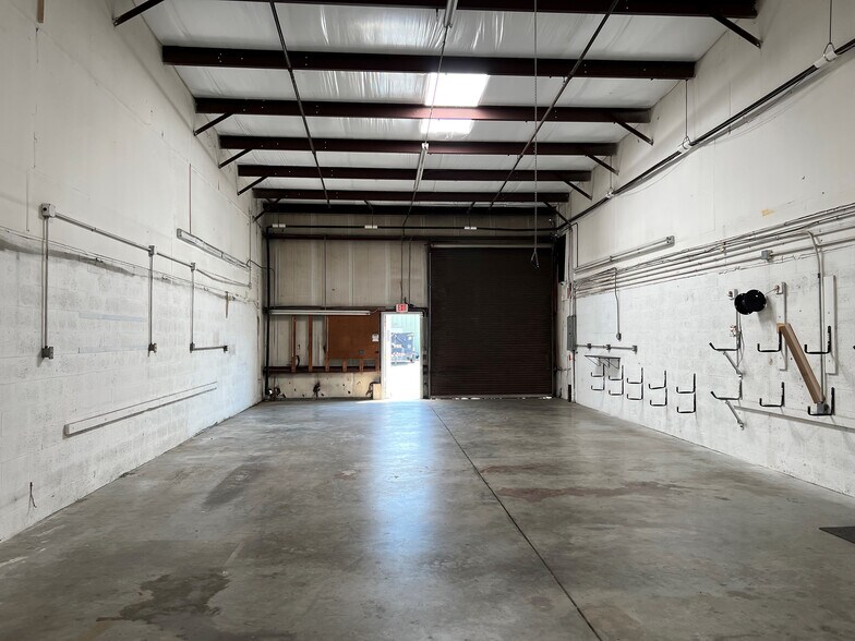 11000 Metro Pky, Fort Myers, FL à louer - Photo de l’immeuble – Image 3 sur 12