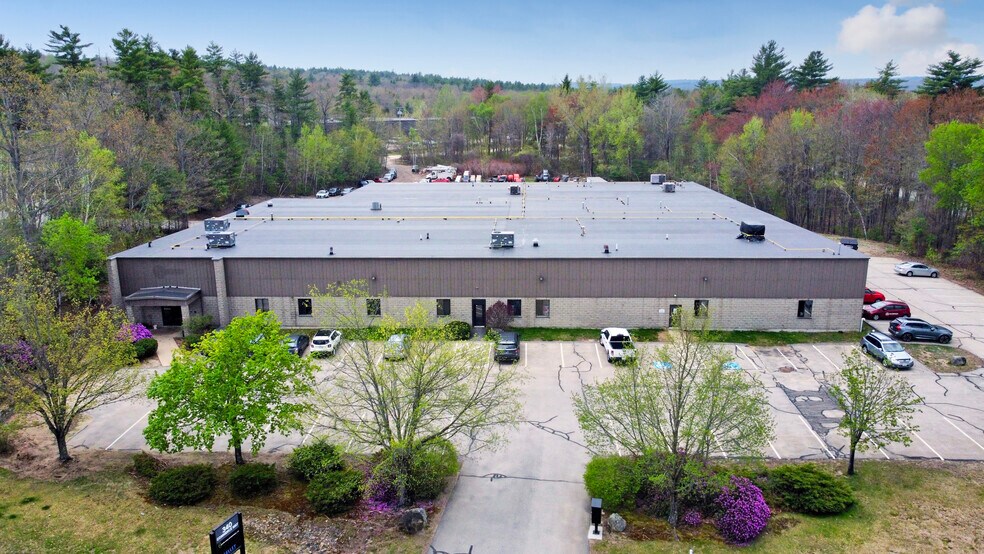 340 Commerce Way, Pembroke, NH à vendre - Photo de l’immeuble – Image 2 sur 9