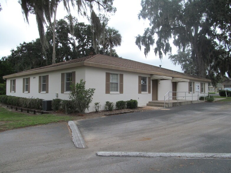200 SW 8th St, Ocala, FL à louer - Photo de l’immeuble – Image 3 sur 13