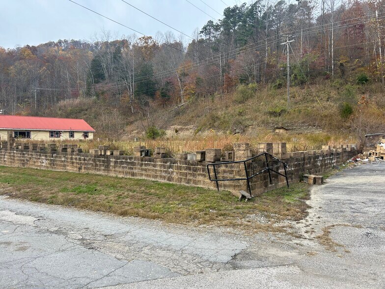 163 Pritchard rd, Danville, WV à louer - Photo de l’immeuble – Image 2 sur 3