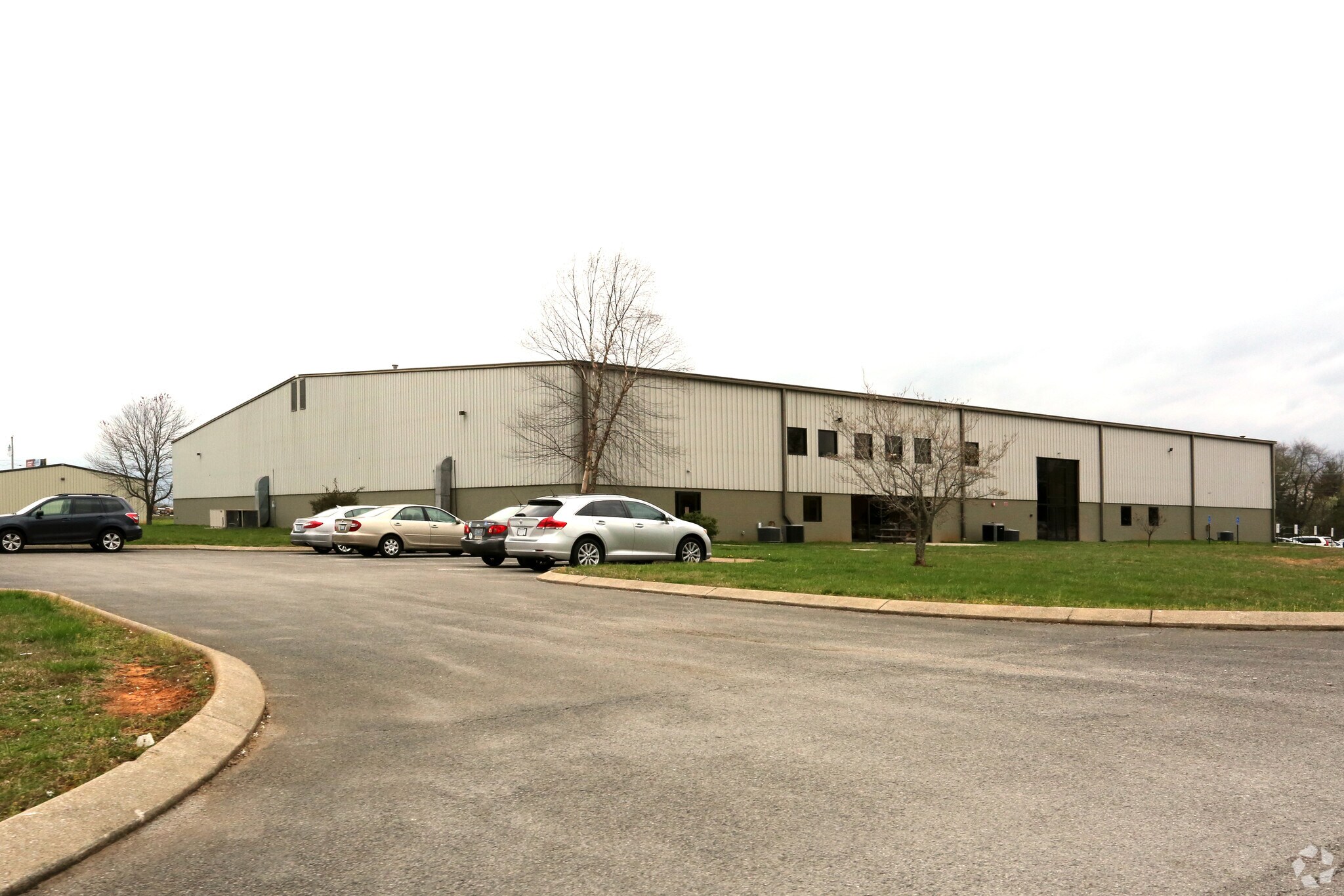 114 Corporate Ct, Bowling Green, KY à louer Photo principale– Image 1 sur 4