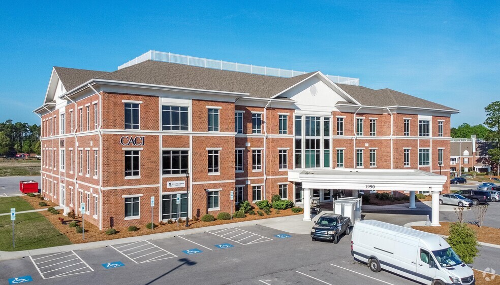 1990 Fordham Dr, Fayetteville, NC à louer - Photo principale – Image 1 sur 3