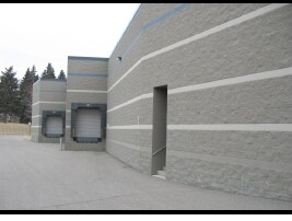 925 N Boone Ave, Golden Valley, MN à louer - Photo de l’immeuble – Image 3 sur 5