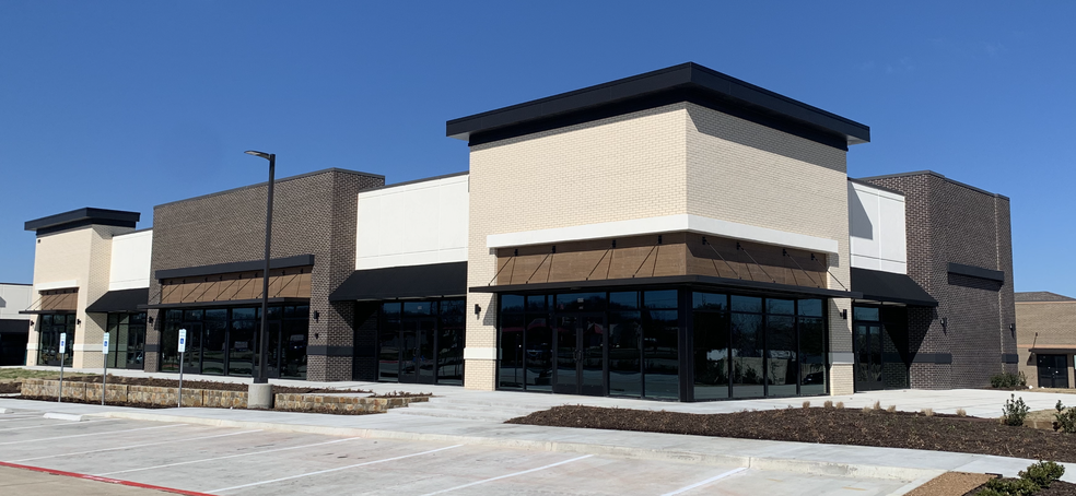 809 E NW Hwy, Grapevine, TX à louer - Photo de l’immeuble – Image 3 sur 12