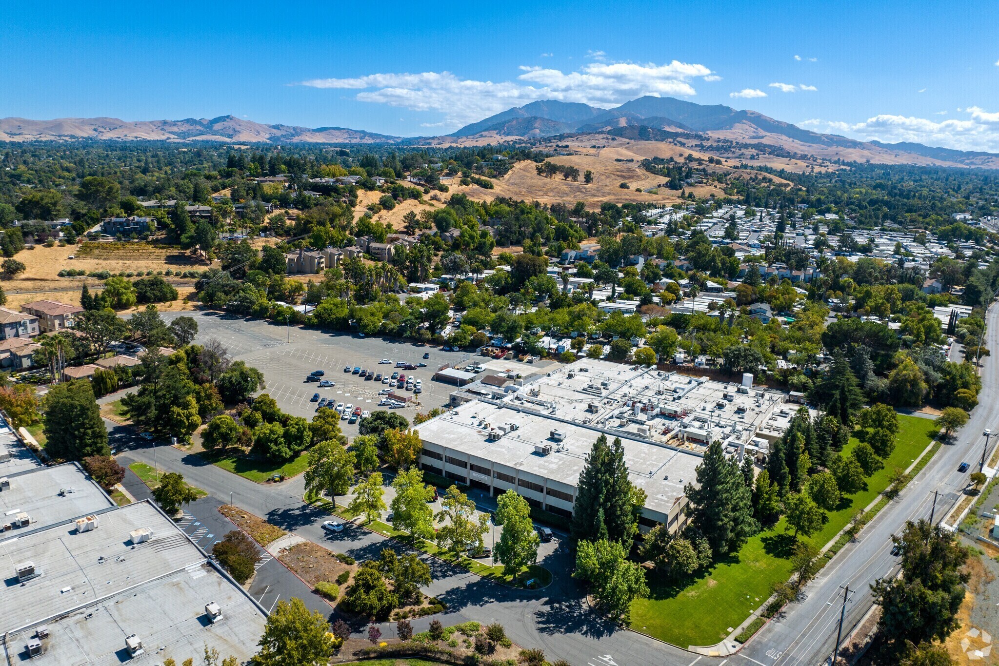 2700 Systron Dr, Concord, CA à vendre Photo de l’immeuble– Image 1 sur 22