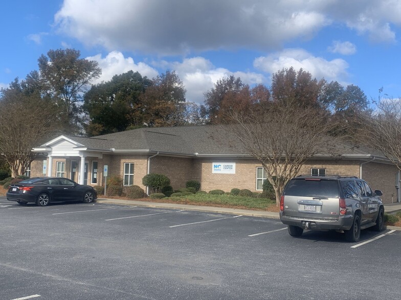 115 North Blvd, Clinton, NC à vendre - Photo principale – Image 1 sur 8