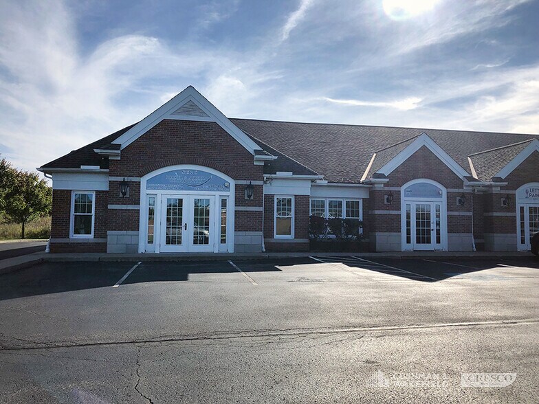 9945 Vail Dr, Twinsburg, OH à louer - Photo de l’immeuble – Image 1 sur 3