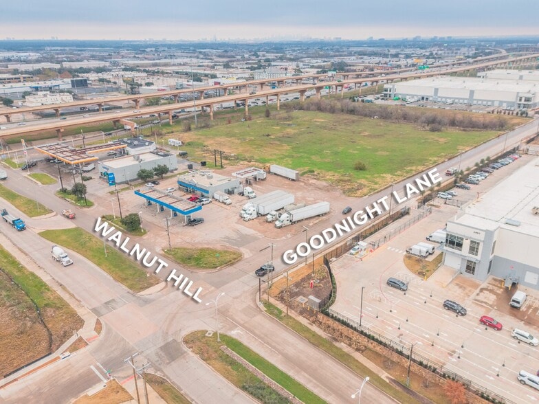 10900 Goodnight Ln, Dallas, TX à vendre - Photo de l’immeuble – Image 3 sur 7