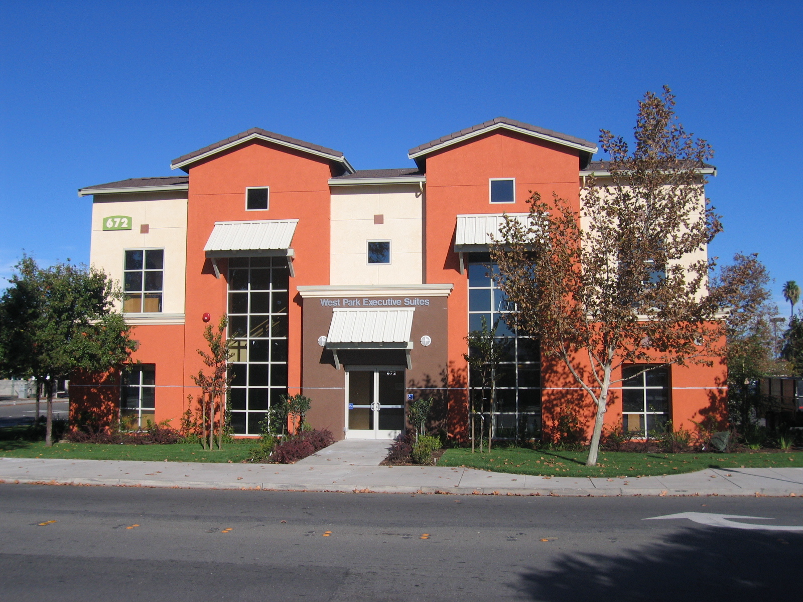 672 W 11th St, Tracy, CA à louer Photo de l’immeuble– Image 1 sur 9