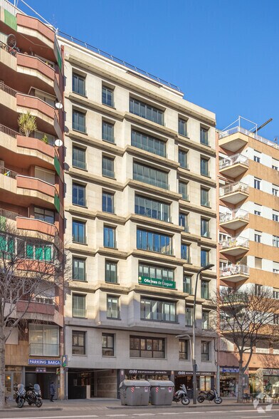 Bureau dans Barcelone, Barcelona à louer - Photo de l’immeuble – Image 2 sur 4