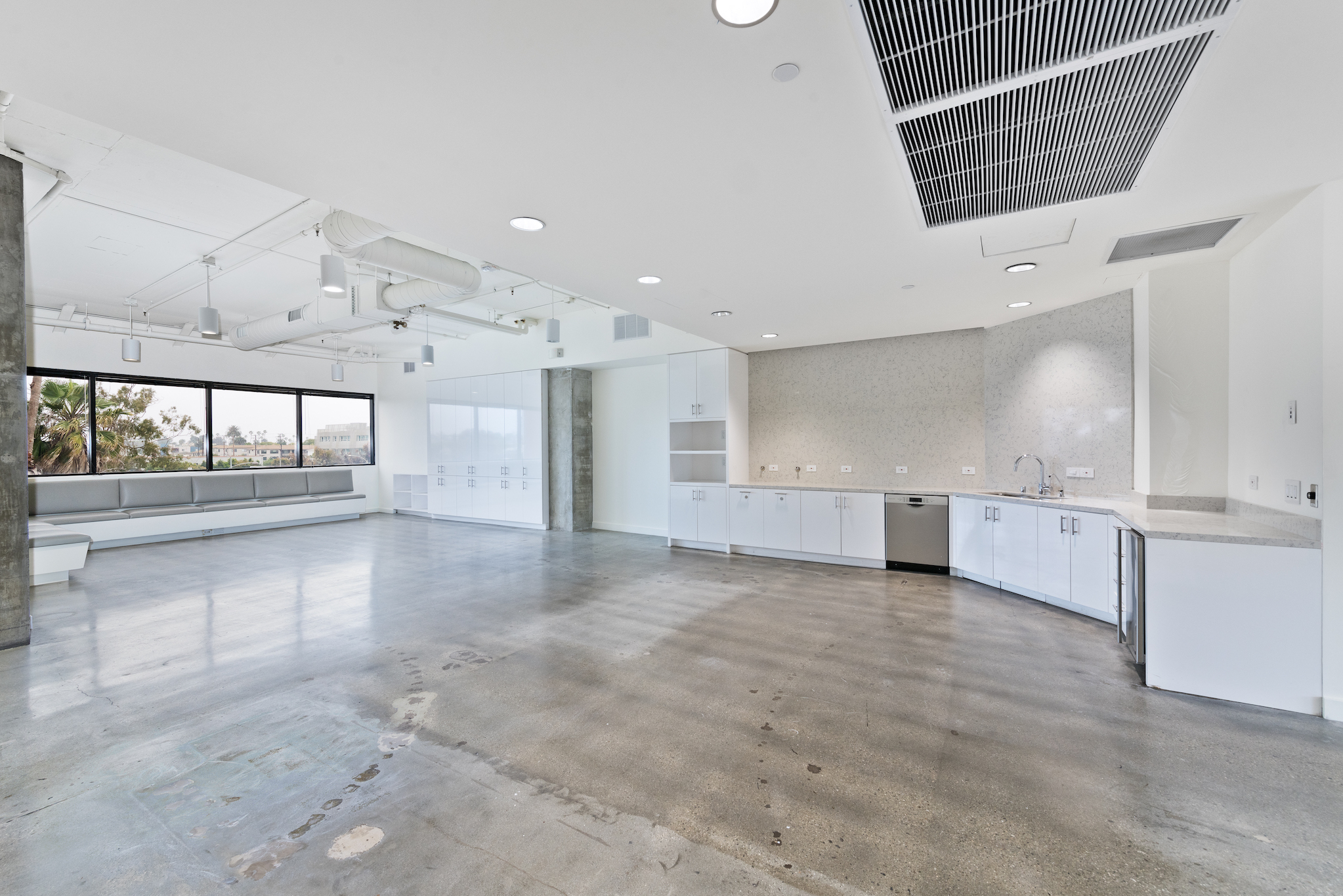 1661-1669 Lincoln Blvd, Santa Monica, CA à louer Photo de l’immeuble– Image 1 sur 9