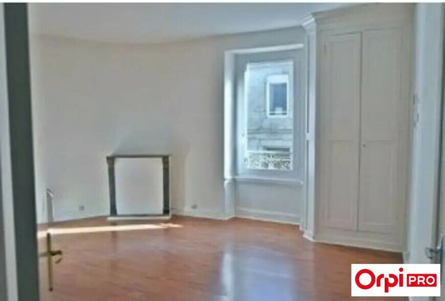 Bureau dans Saint-Brieuc à louer - Photo de l’immeuble – Image 3 sur 4