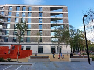 Plus de détails pour 1 Sunrise Close, Londres - Local commercial à louer