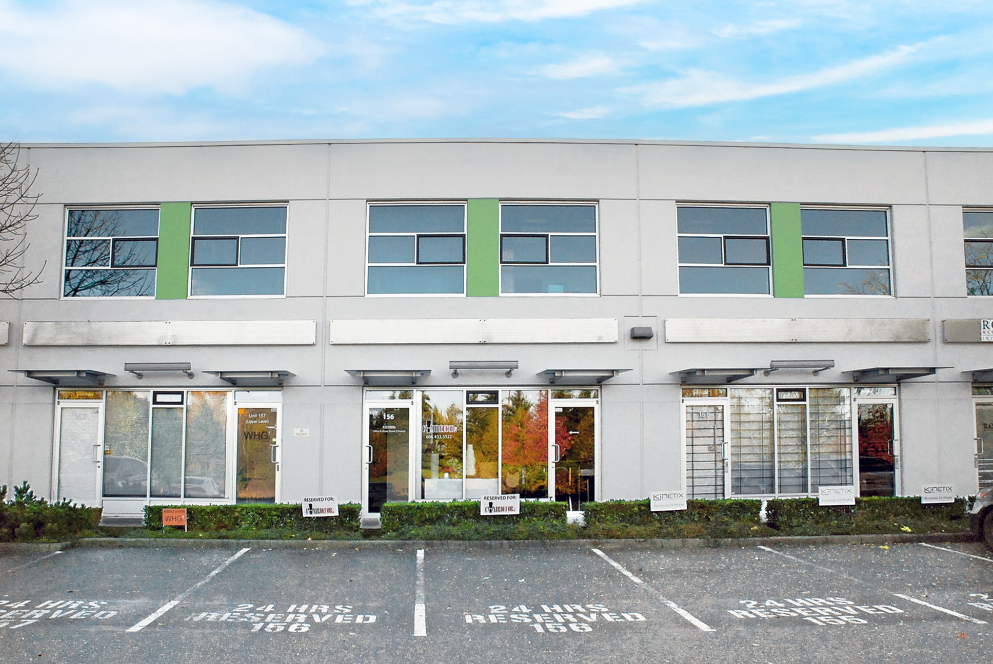 5589 Byrne Rd, Burnaby, BC à louer Photo intérieure– Image 1 sur 2