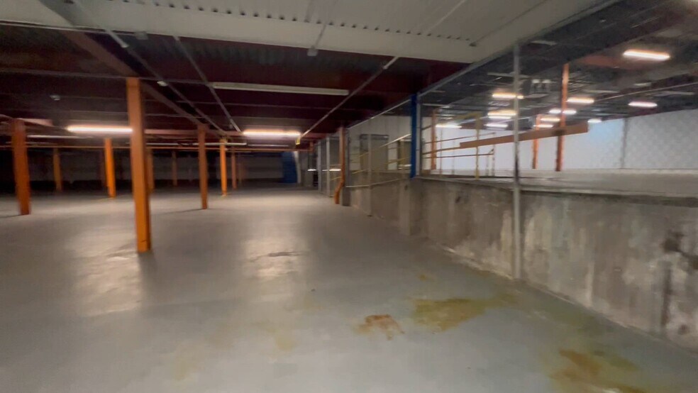 600 Executive Blvd, Elmsford, NY à louer - Vidéo sur l’annonce professionnelle – Image 2 sur 13