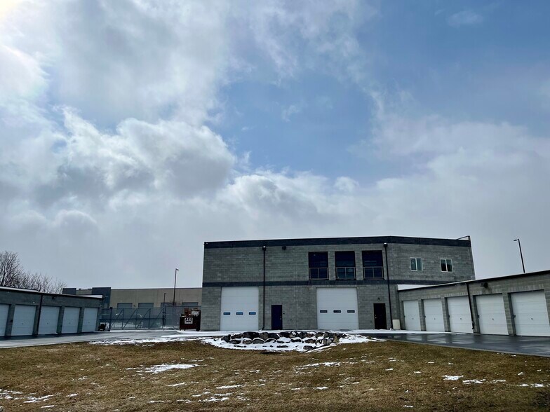 4612 W 7000 S, West Jordan, UT à louer - Photo de l’immeuble – Image 1 sur 12