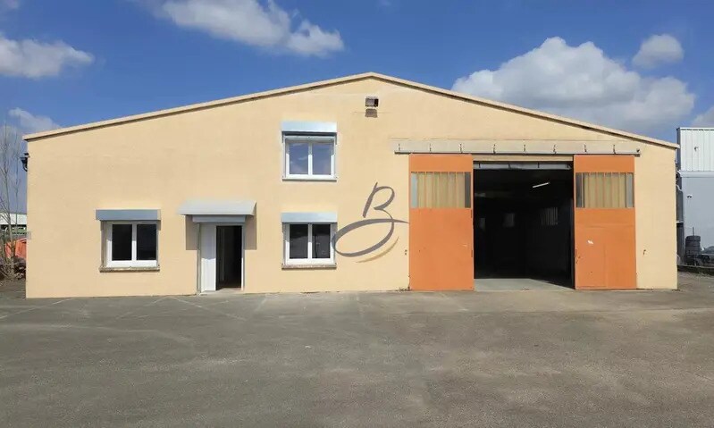 Industriel/Logistique dans Bourgoin-Jallieu à louer Photo de l’immeuble– Image 1 sur 7