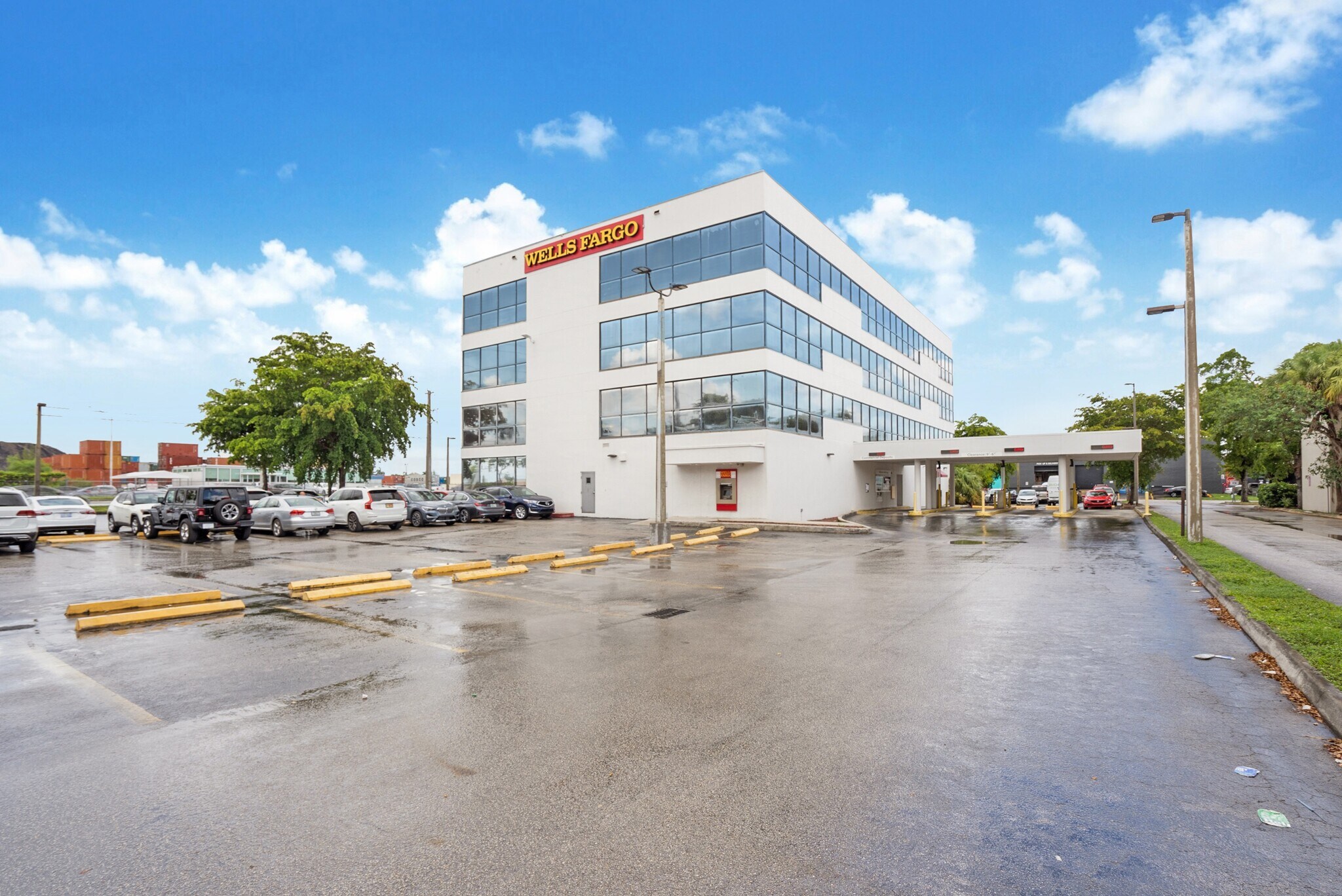 4995 NW 72nd Ave, Miami, FL à louer Photo de l’immeuble– Image 1 sur 5