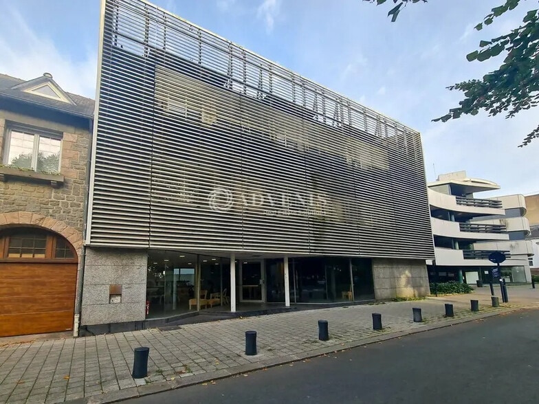 Bureau dans Saint-Brieuc à vendre - Photo de l’immeuble – Image 2 sur 11