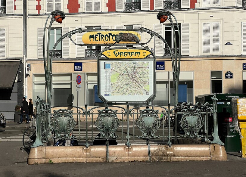 Local commercial dans Paris à louer - Photo de l’immeuble – Image 1 sur 5