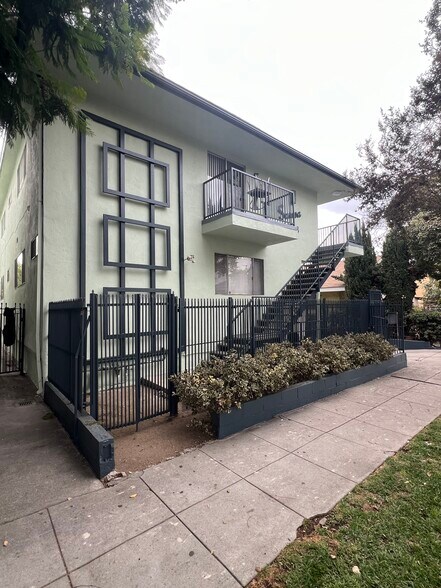 1014 N Oxford Ave, Los Angeles, CA à vendre - Photo de l’immeuble – Image 3 sur 79