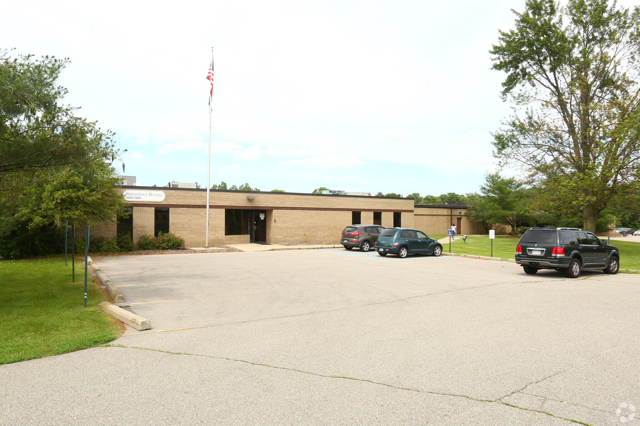 100-102 N Staebler Rd, Ann Arbor, MI à louer Photo principale– Image 1 sur 12