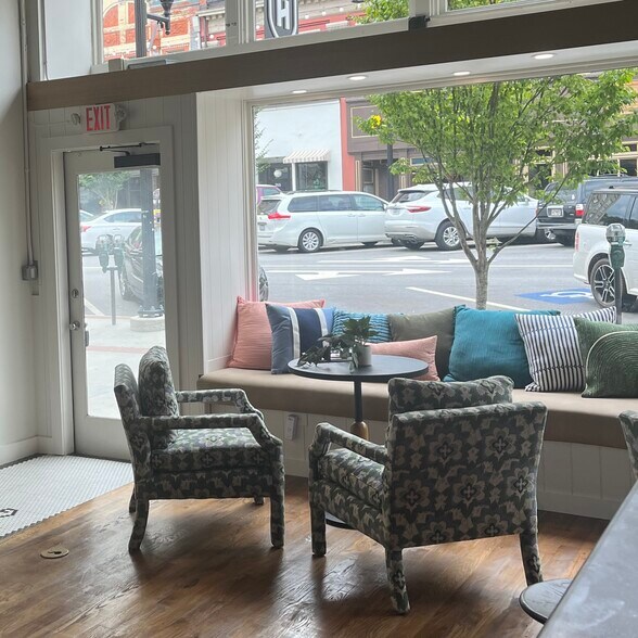 264 E Clayton St, Athens, GA à louer - Photo intérieure – Image 3 sur 7