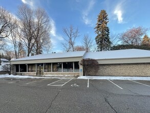 3542 Shoreline Dr, Wayzata, MN à louer Photo intérieure– Image 2 sur 13