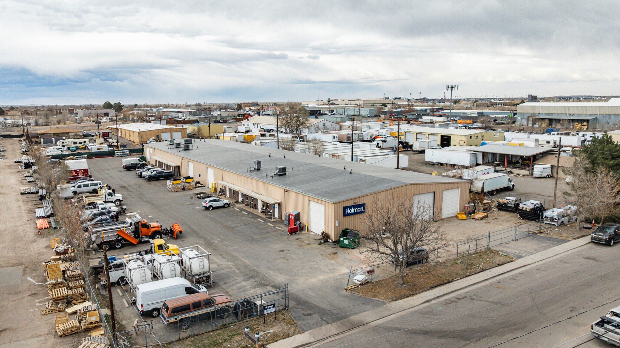 7005-7011 E 53rd Pl, Commerce City, CO à louer Photo de l’immeuble– Image 1 sur 15