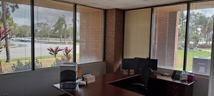13770 N 58th St, Clearwater, FL à louer Photo intérieure– Image 2 sur 3