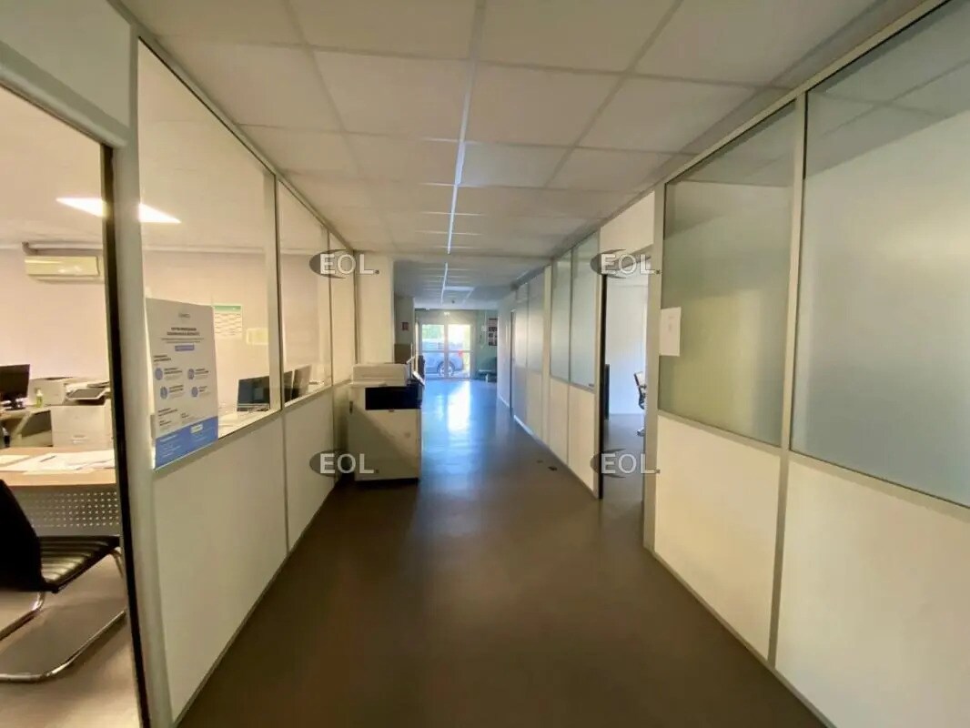 Bureau dans Marseille à louer Photo de l’immeuble– Image 1 sur 7