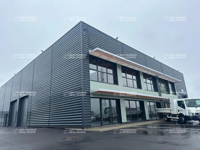 Plus de détails pour Local d'activités à louer