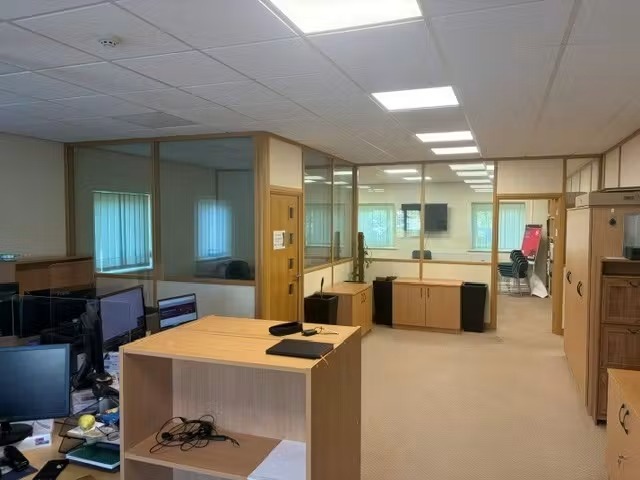Riccall Rd, Escrick, NYK YO19 6FD - Lot 6 - - Photo intérieure - Image 2 of 3