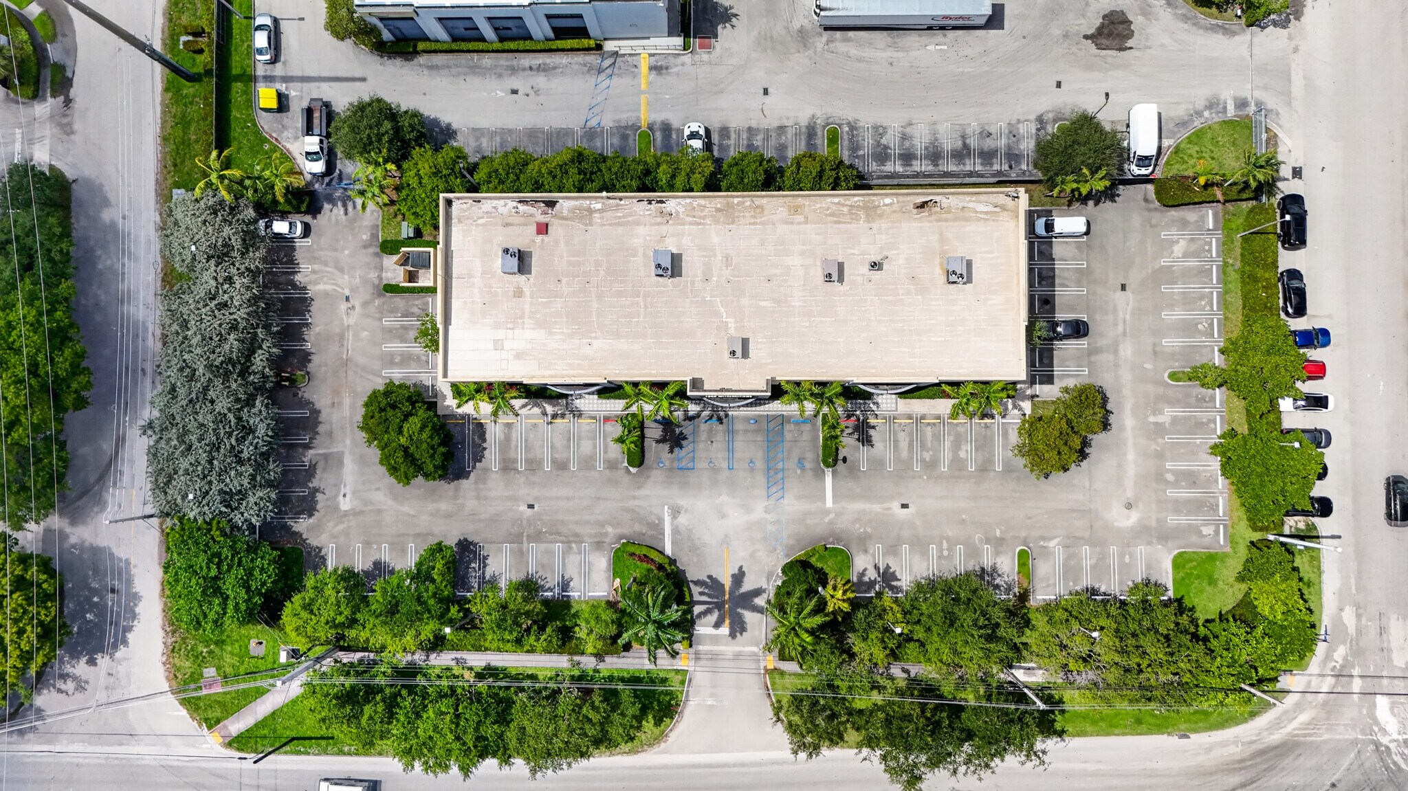 10900 NW 25th St, Doral, FL à louer Photo de l’immeuble– Image 1 sur 25