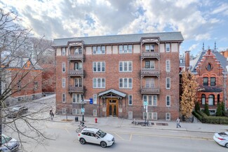 Plus de détails pour 495 Rue Prince-Arthur O, Montréal, QC - Logement à vendre