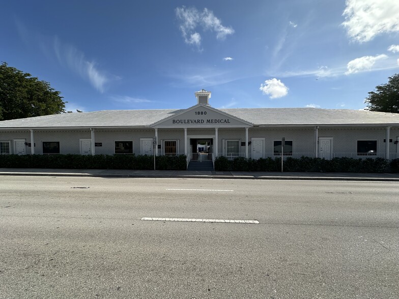 1880 E Commercial Blvd, Fort Lauderdale, FL à louer - Photo de l’immeuble – Image 1 sur 18