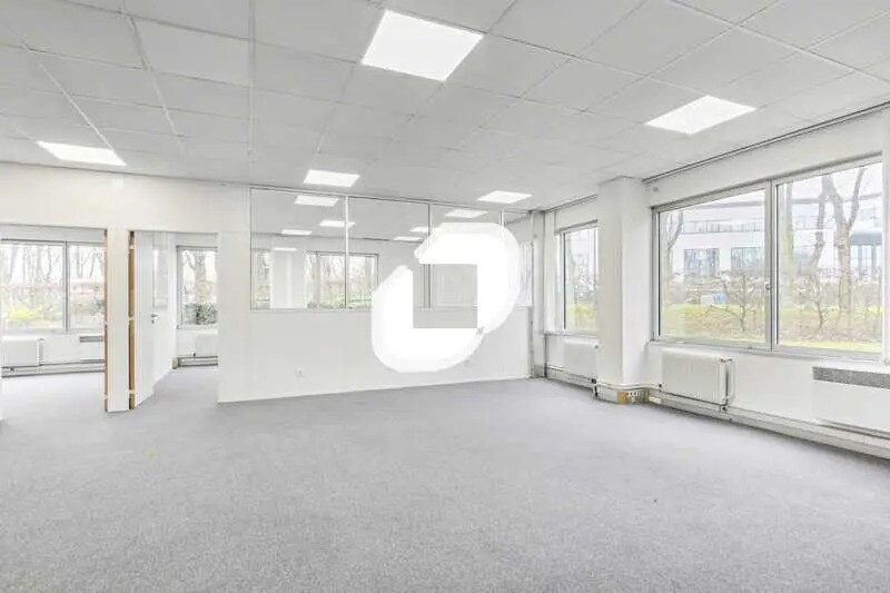 Local d’activités dans Villepinte à louer - Photo de l’immeuble – Image 3 sur 13