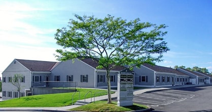 850 Aquidneck Ave, Middletown, RI à louer Photo de l’immeuble– Image 2 sur 2