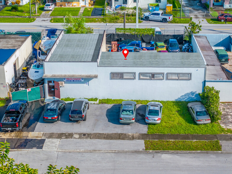 5421 SW 25th Ct, West Park, FL à vendre - Photo de l’immeuble – Image 1 sur 15