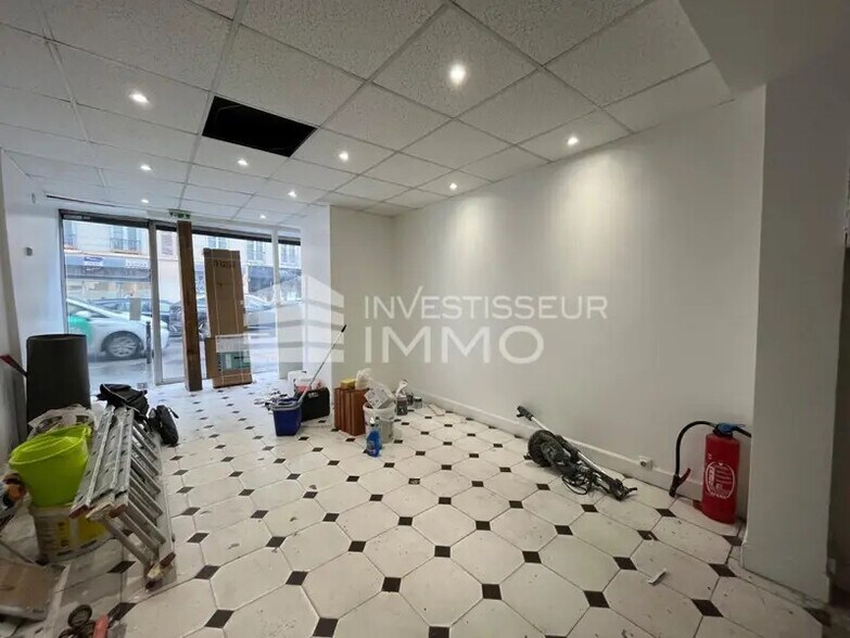 Local commercial dans Paris à louer - Photo intérieure – Image 1 sur 2