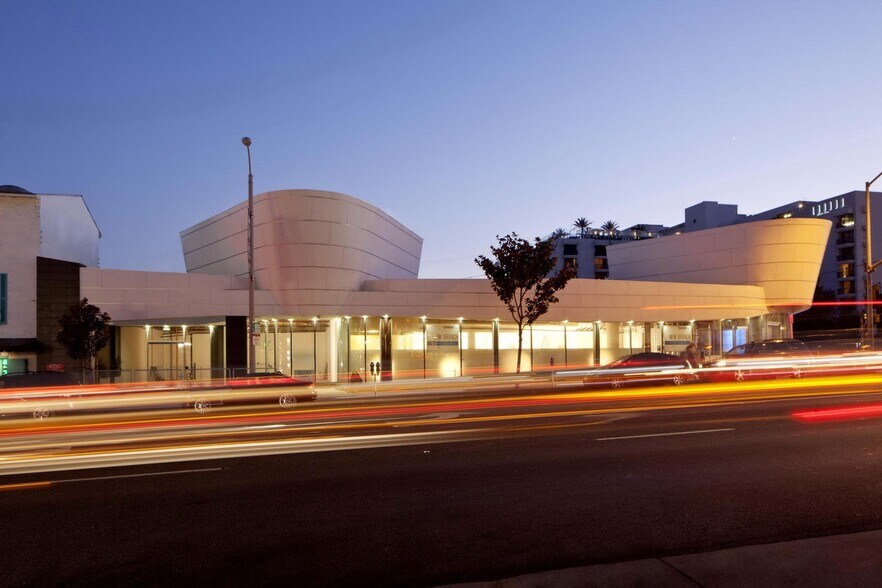 8830-8844 W Sunset Blvd, West Hollywood, CA à louer - Photo de l’immeuble – Image 2 sur 7
