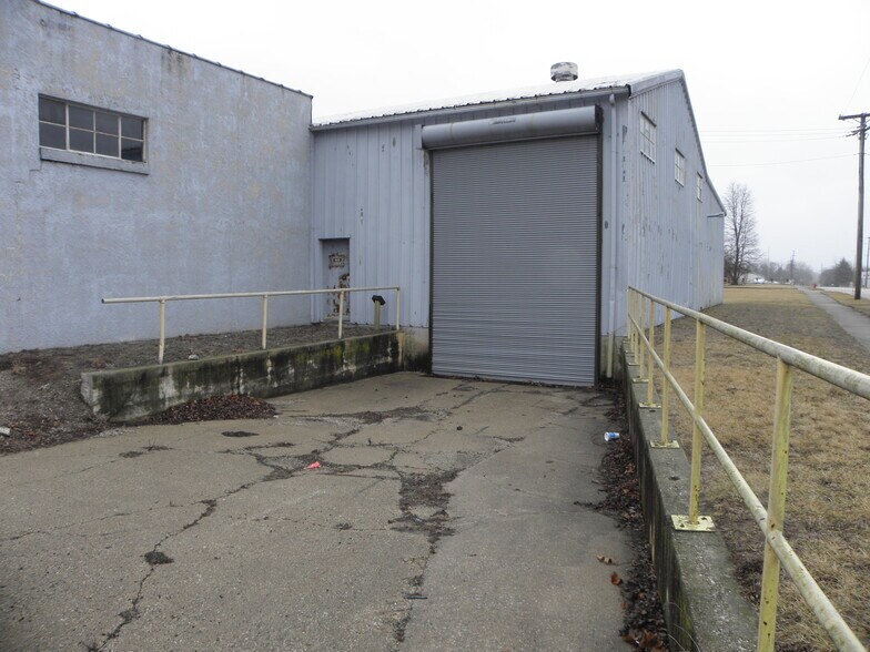 922 Armstrong St, Morris, IL à louer - Photo de l’immeuble – Image 2 sur 24