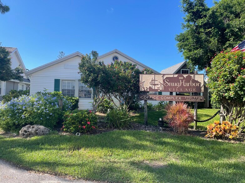 7701 Holiday Dr, Sarasota, FL à louer - Photo de l’immeuble – Image 3 sur 8