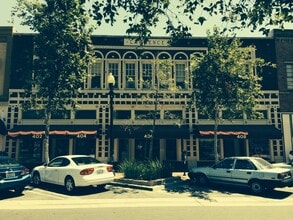 402-404 W 4th St, Santa Ana, CA à louer Photo de l’immeuble– Image 2 sur 3